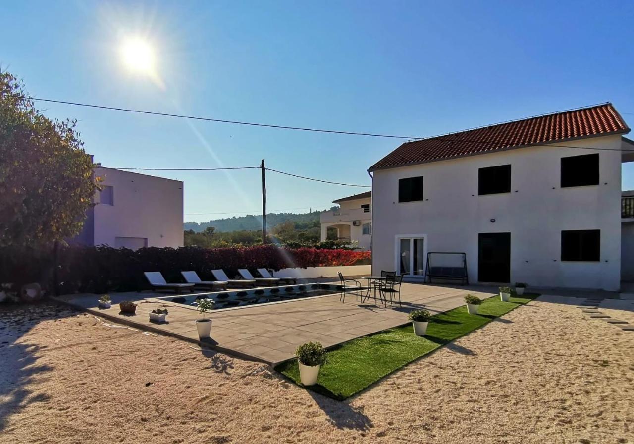 Holiday Home Nino With Amazing Swimming Pool Слатине Екстериор снимка